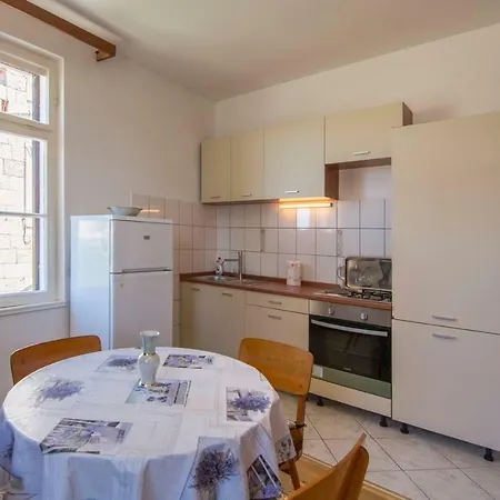 Apartman Lenko * Komiža